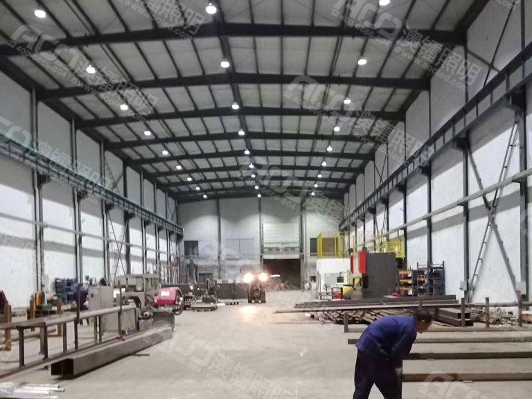 （12米钢结构厂房-150W工矿灯）瑞格钢铁制品(宁波)有限公司工厂灯案例3