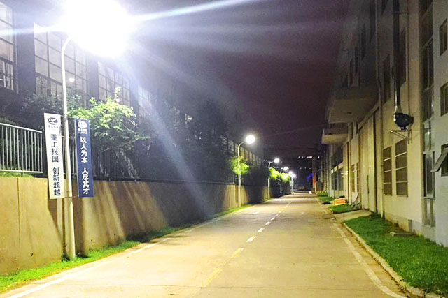 （6米高道路-100W路灯）澳镭照明虎鲸系超亮LED路灯为中国船舶重工集团厂区节能升级改造3